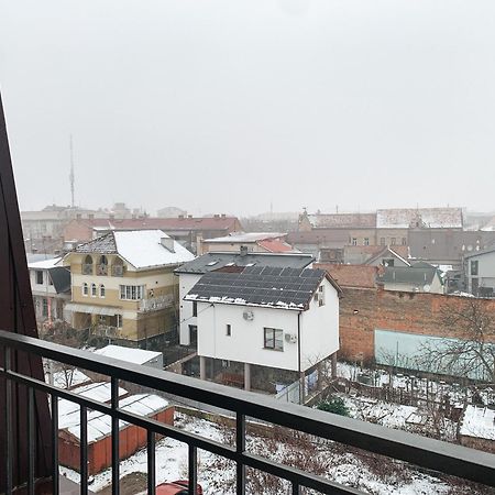 Apartments Domovik Myru St. 11S/21 Mukacheve Exterior photo